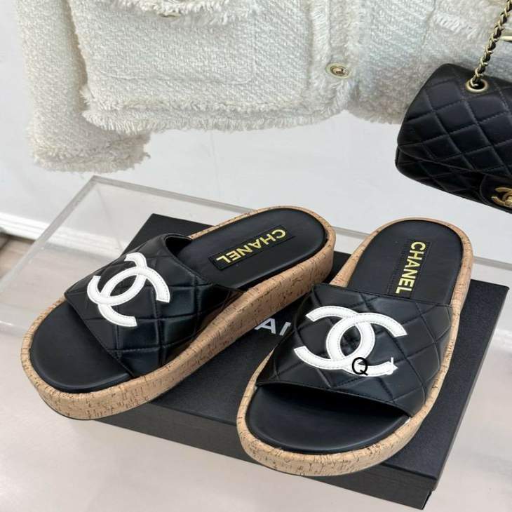 Picture of Chanel Slippers _SKUChanelsz35-40J02073207